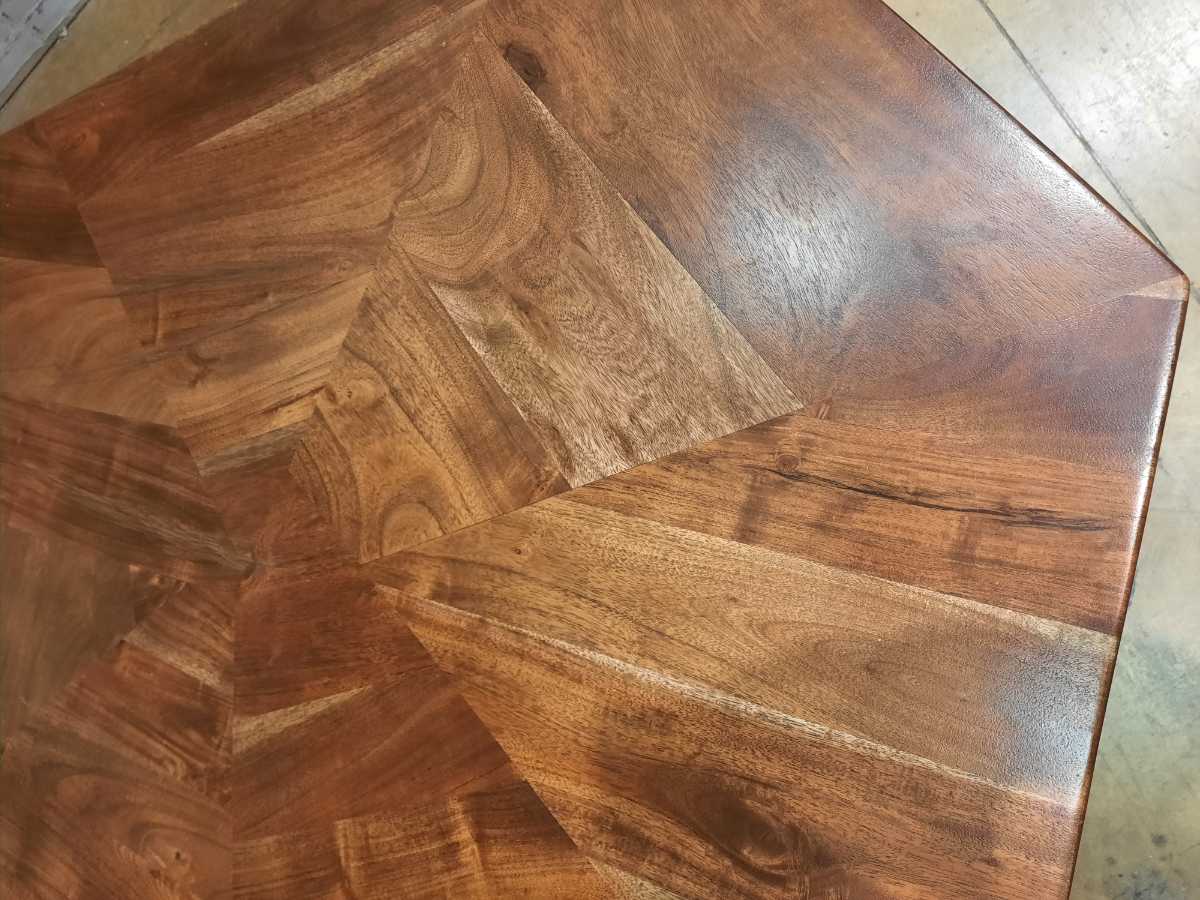 Haileeton Oval Coffee Table - Gallery Image 6